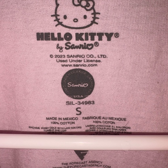 Hello Kitty Pink T-Shirt - Picture 2 of 2